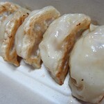 Sapporo Gyoza Seizo Sho Tanakiji Ten - これが「餃子」