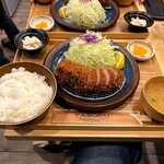 Butaniku Ryori Senmon Ten Tonkatsu Nori - 200318上ヒレかつランチ2000円