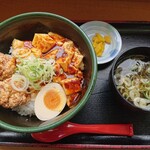 屏風山パーキングエリア（下り） スナックコーナー - 四川麻婆唐揚げ丼(780円)