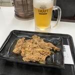 吉野家 - 牛皿 並、330円・生ビール(ジョッキ)、380円