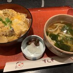 Washoku Nabe Dokoro Sushi Han Fuse Ten - みつせ鶏の親子丼セット（￥999）