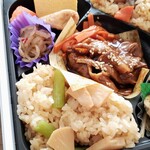 おこわ米八 - 和風栗豚弁当(季節限定)の竹の子おこわ(季節限定)