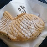 Usukawa Taiyaki Kokoraku Kashihara Honten - 粉砂糖をまぶしたうふクリーム♪