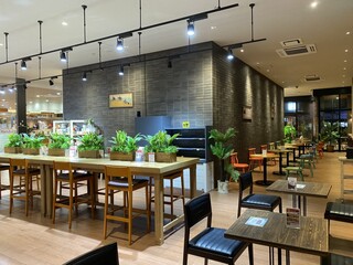 Little Mermaid Tsutaya Wajiro Ten - イートインスペース全体の風景