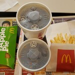 McDonald's Shinkotoni Ten - ポテトS+アップルパイ+ドリンクSのセット(クーポン300円)です。