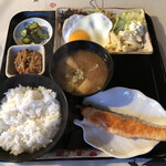 ヒロミ - 鮭朝定食500円。