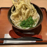 Niwakaya Chosuke Otemachi Ten - ごぼ天うどん（700円）