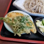 Teuchi Soba Yasan Udon Yasan - 天ぷらサービスしていただきました！