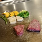 Teppan Dining L’ajitto - 鉄板での調理