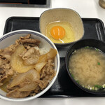 Yoshinoya Nashiyocho Ten - 朝牛セットの牛丼ミニに生卵に味噌汁。