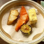 Tachibanaya - ダイニング「橘」での朝食◆減塩紅鮭・銀だらたまり漬け・うに椎茸 (陶板あたため)