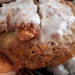 Katsuya Higashimatsuyama Ten - メインのチキンかつ丼、別にオカズは要らないフォーメーションです。だから、ご飯が足らない感じがする。