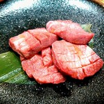 Yakinikuya Sakai Uekoshida Ten - 上牛タン（塩）　980円