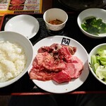 Sumibi Yakiniku Shuka Gyukaku Tennozu Airu Ten - 選べる3種ランチB1280円税別