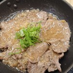 Yoshinoya Ni Hachiroku Go Sen Nishitaga Ten - 薄めですが塩だれの効いた牛タンがたまりません