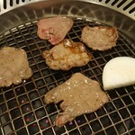 美・食・韓　食道園 - 上タン焼けたよー