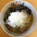 Menbu Hachimakiya - 塩白髪ネギラーメン_900円、キクラゲ_40円