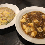 Niyon Komaki Ten - セット980円の麻婆豆腐と炒飯