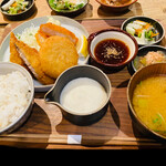 Yamaimo no Ooi Ryori Ten Kawasaki - 海のフライ３種と麦とろごはん定食