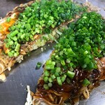 Carp Okonomiyaki - 肉玉ソバネギトッピング