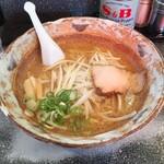 八龍 - みそラーメン¥800