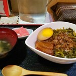 En - 豚角煮丼