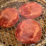 Yakiniku Kaen Futaba Ten - 牛タン焼きます♪