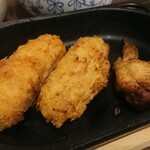 Ikeda Shoten - チキンメンチ 110円、手羽ギョウザ 120円