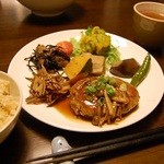 Slow Life - ある日の玄米菜食プレート（蓮根ハンバーグのキノコあんかけ他・・）