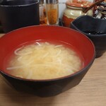 伝説のすた丼屋 - すたみな唐揚げ定食(味噌汁)