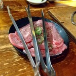 Sumibi Yakiniku Jujuan Juso Ten - 最初に来た塩タン！分厚い☆