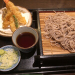 Soba Shubo Sasajin Shibuya Ten - 天ぷらは、海老、ししとう、舞茸、カボチャ。野菜があるのは嬉しいです。