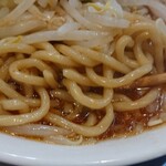 ハンサム侍 - 麺太いですがこれは普通の太さ、極太もあります。