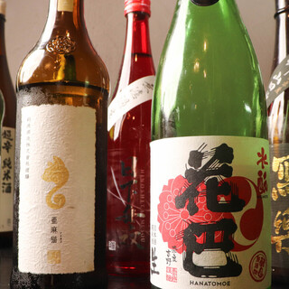 We also have unique sake such as Kimoto-type sake and aged sake.