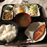 ヒロミ - ヒロミ本店さんの鮭朝定食500円！