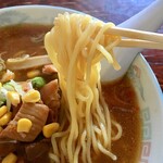 Chuka House Omori Hanten - モツミソラーメン　麺アップ