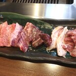 Yakiniku Horumon Sakaba Haruma - 焼肉ランチ￥1,848（はるちゃんカルビ、和牛上ロース、角切り牛ハラミ、トントロ、かしら）