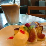 Minamigata Cafe mamipanstore - ケーキセット￥750。本日のケーキ＋ドリンクでお得なセット(*^^*)