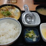 Yoshinoya Akita Hirome Ten - 卵とじ牛皿にさらに卵がついてきます。(笑)