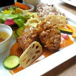 Cafe & Brewery UWAMACHI CHEERS - 国産牛ハンバーグランチ、ハンバーグカット