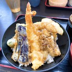 資さんうどん - 秋天丼(舞茸、えび、いか、イトヨリ、かぼちゃ、ピーマン、なす)