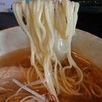 ラーメン信 - 麺上げ