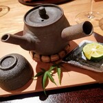 Wada Kura - 旬の松茸は土瓶蒸しで　鱧　才巻海老