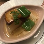 Kuroshio - 煮物は三島大根と鰤を炊いて合わせた一品。