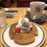 Komeda Coffee Ten Shinjuku Yasukunidori Ten - ミニシロノワール