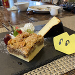 RYOKKEN - アーモンドのコーヒーケーキとバスクチーズケーキ。ズッシリ甘くてンマー