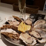 OysterTable Uenosakuraterasuten - 北海道、広島牡蠣