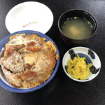 栄寿し - 煮込みカツ丼935円