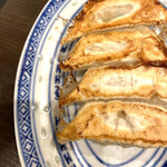 Tezutsumi Gyoza Sakaba CHANJA Sannomiyaekimaeten - 