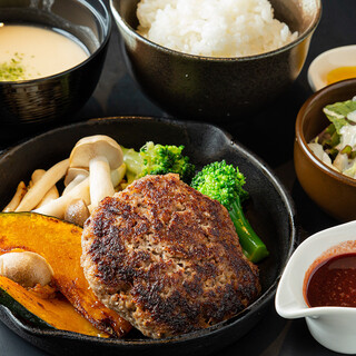 Enjoy Yamato beef on the lunch menu!